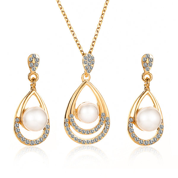 Water Drop Pearl Gold Plated Jewelry Set Necklace and Earrings Bridal or Quince Collection